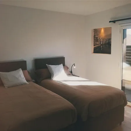 Piso Centrico De 3 Con Terraza Y Vistas * Girona