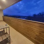 Piso Centrico De 3 Con Terraza Y Vistas Διαμέρισμα *